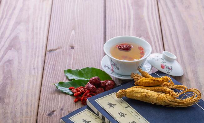 脸上痒有红点点-脸上起红点点还痒用什么药-脸上长红点又痒是什么原因,中国脸上长红点痒好了留一个白印网站